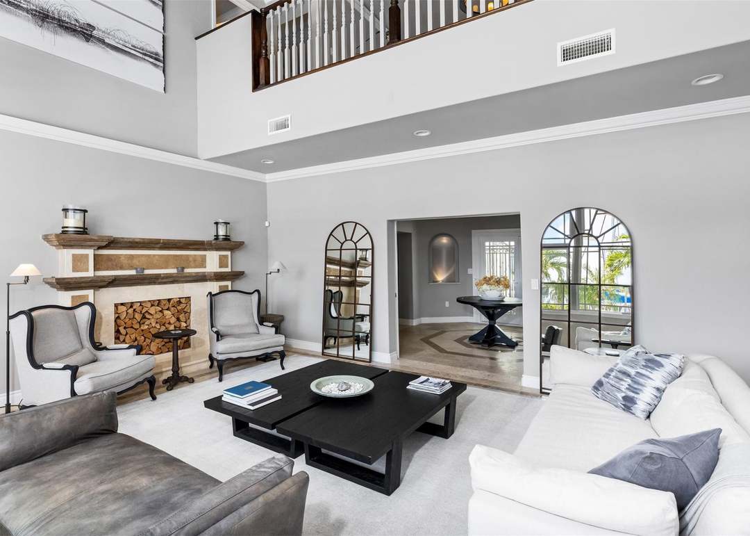 166 Royal Palm Dr