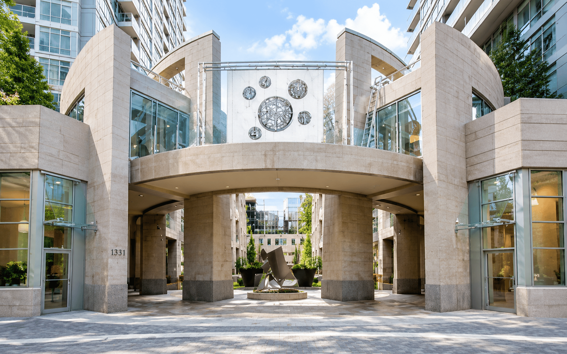 2191 Yonge St, #1707