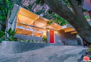 7979 Willow Glen Rd