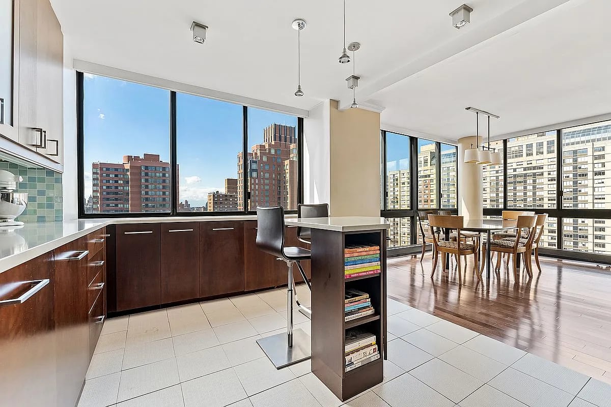 245 E 93rd St 29G