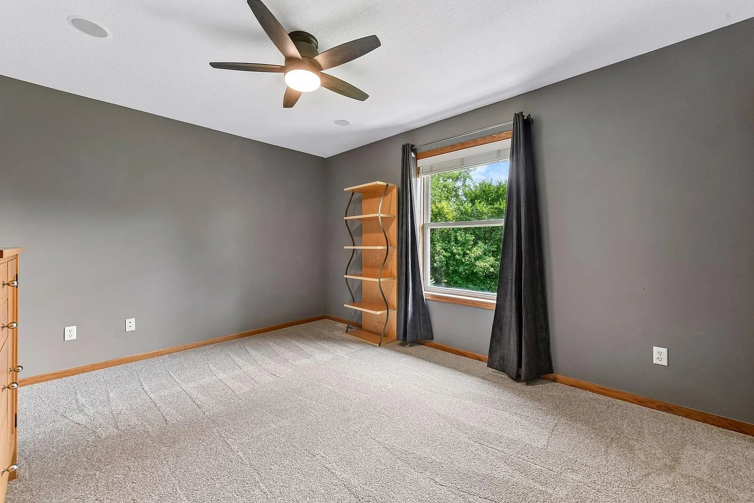 Stunning 2-Story in Springfield Community