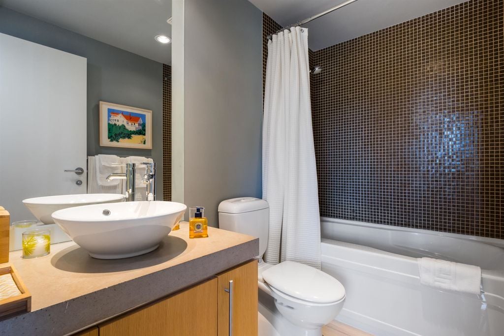 638 Beach Cres, #1805