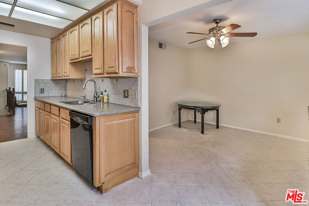 18100 Burbank Blvd Unit 19