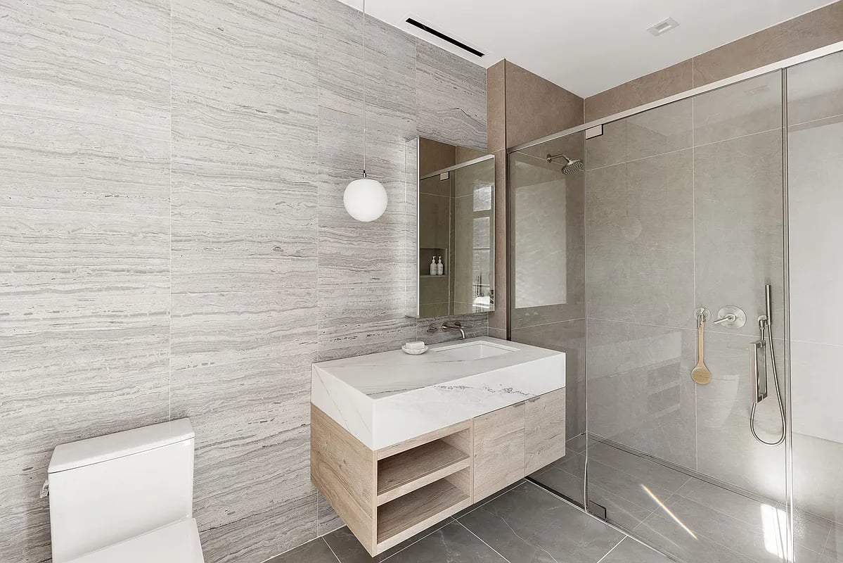 517 West 29th Street Unit: 7D