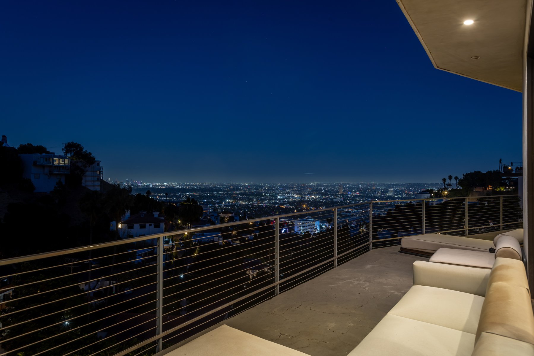 8634 Franklin Ave, Hollywood Hills 