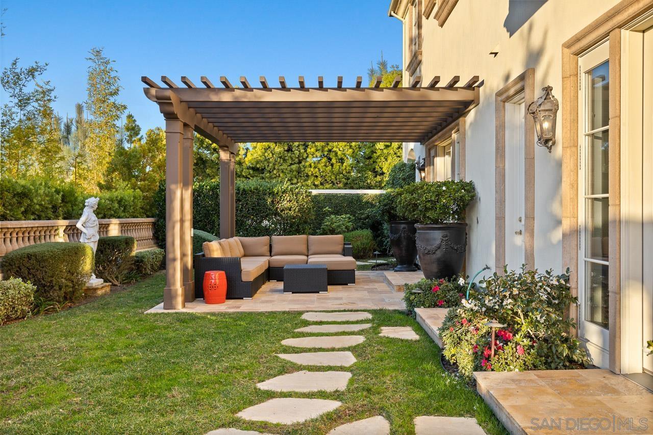 9860 La Jolla Farms Rd