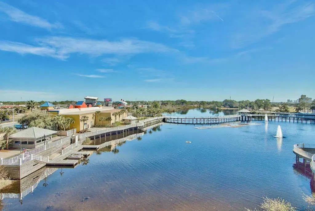 9902 S THOMAS Drive Unit 335