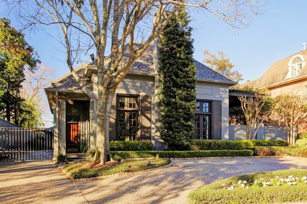 3228 Locke Ln