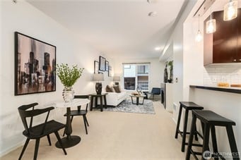 81 Clay Street #526