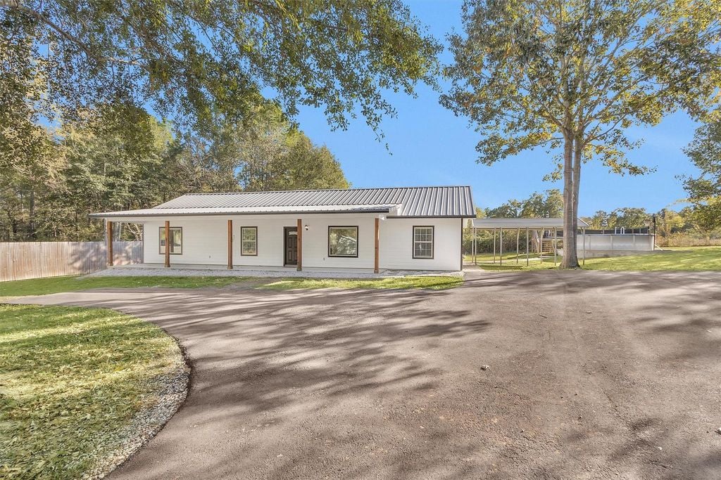 11715 Landrum Ln