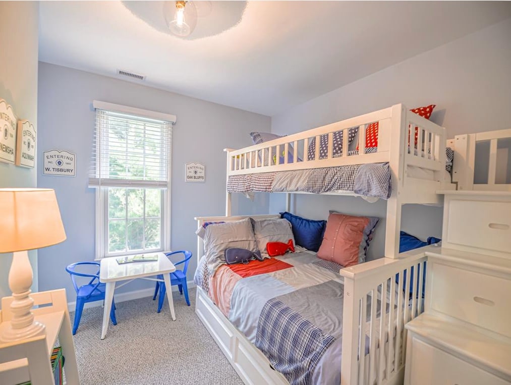 32 Schoolhouse Rd