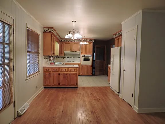 1313 Oak Hill Dr