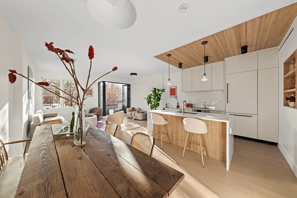 286 1st Street #2