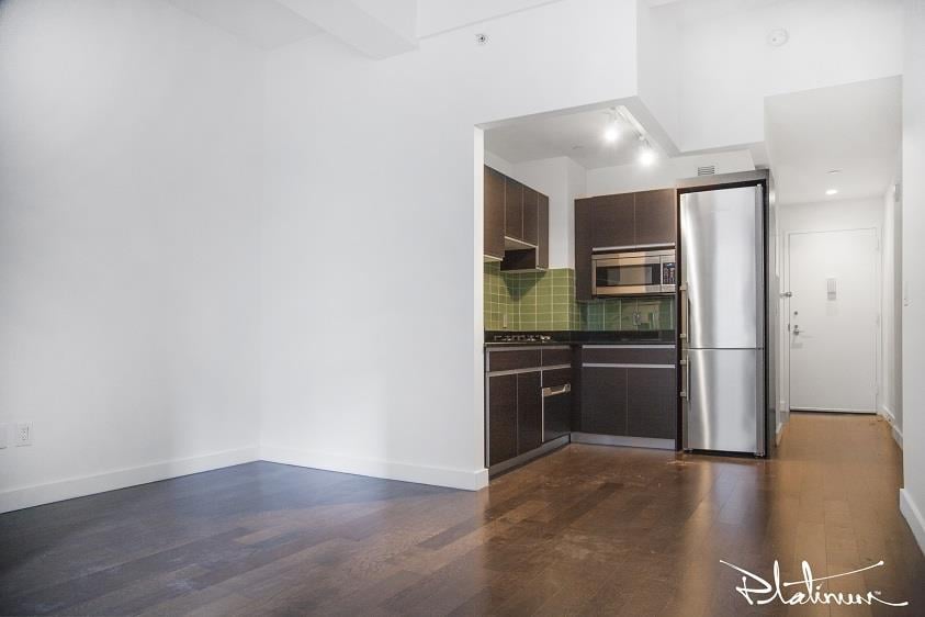 116 John Street, Apt 913