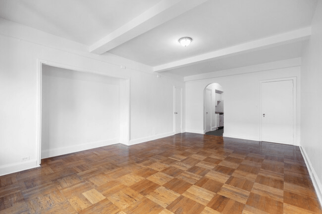 310 E 44th St, #1501