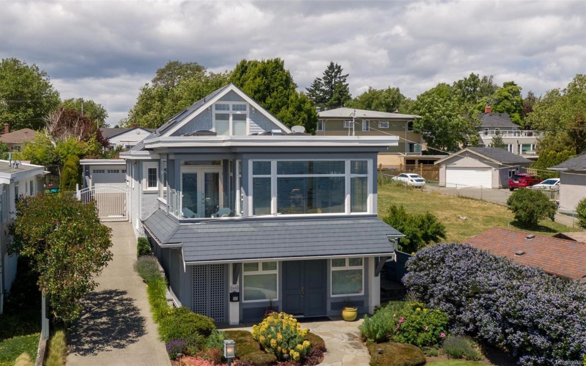 2422 Esplanade Rd