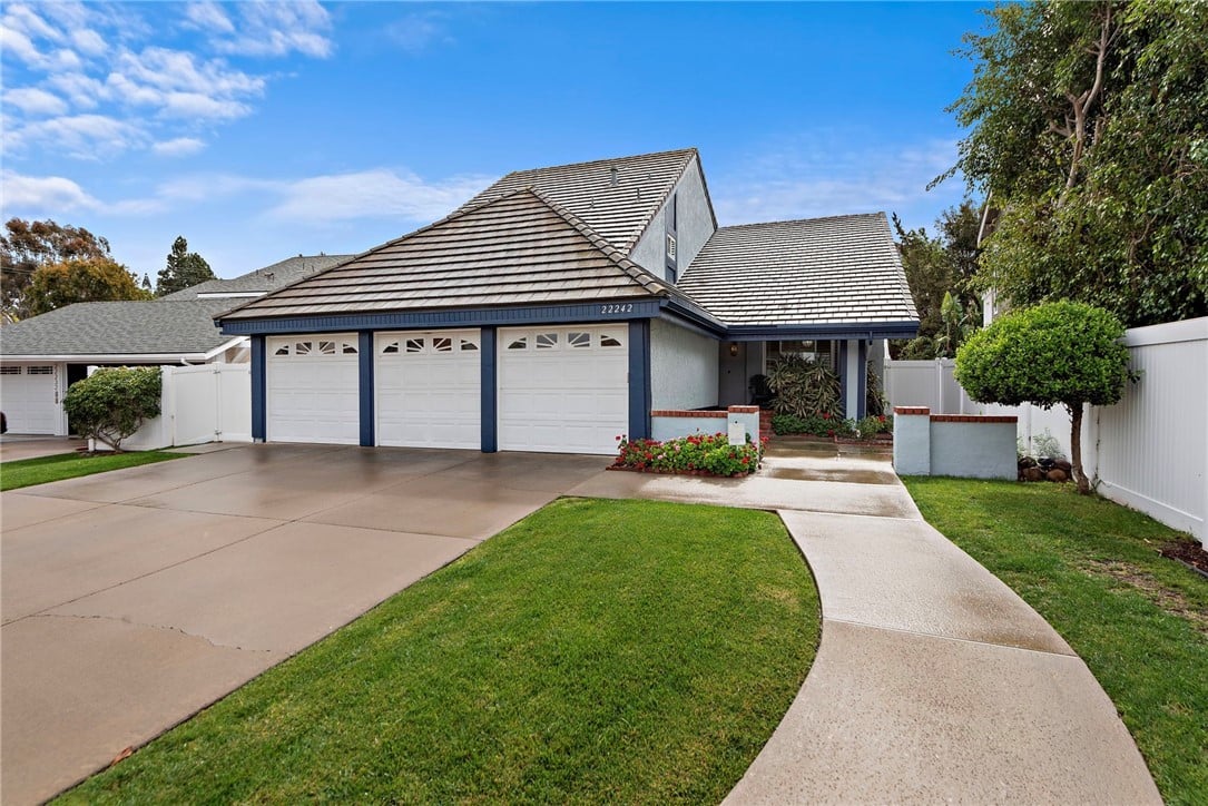 22242 Pewter Ln