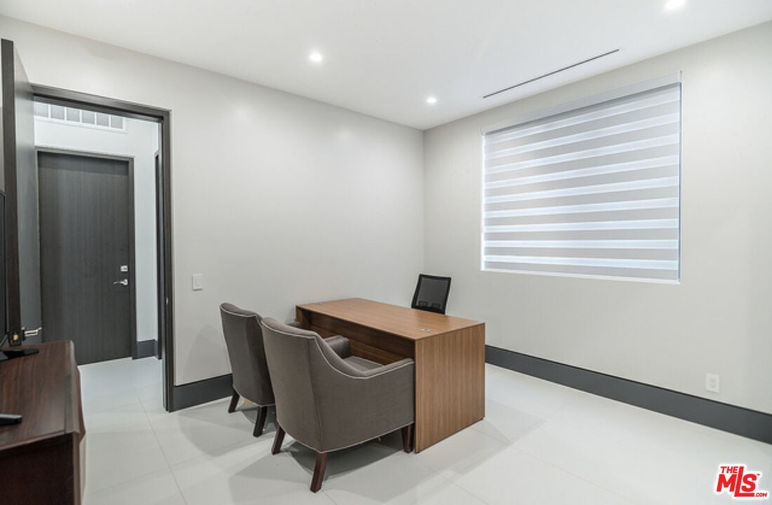 2122 Castle Heights Ave