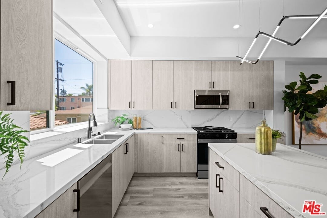 1957 1/2 Preuss Rd