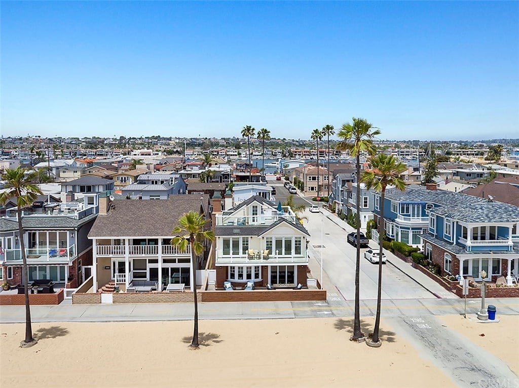 1102 W Oceanfront