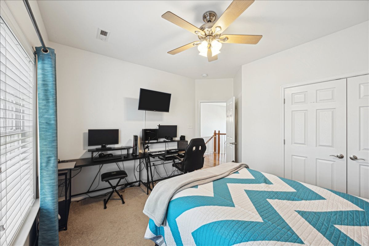 4513 Lake Summer Mews