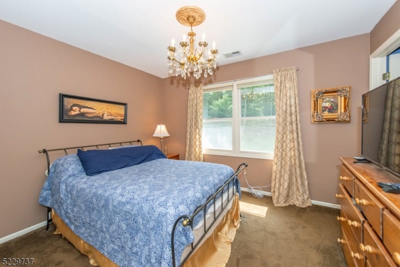 23 Crescent Ridge Rd
