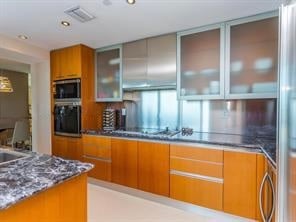 520 WEST AVE #1401