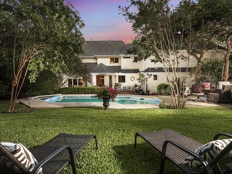 3302 Hickory Creek Cv
