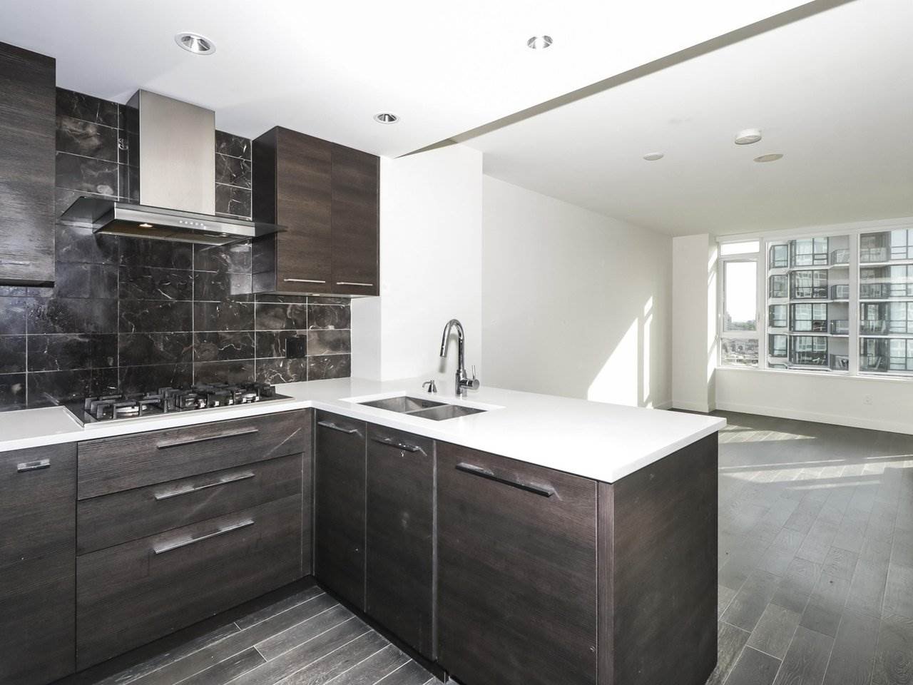 1111-7488 Lansdowne Rd