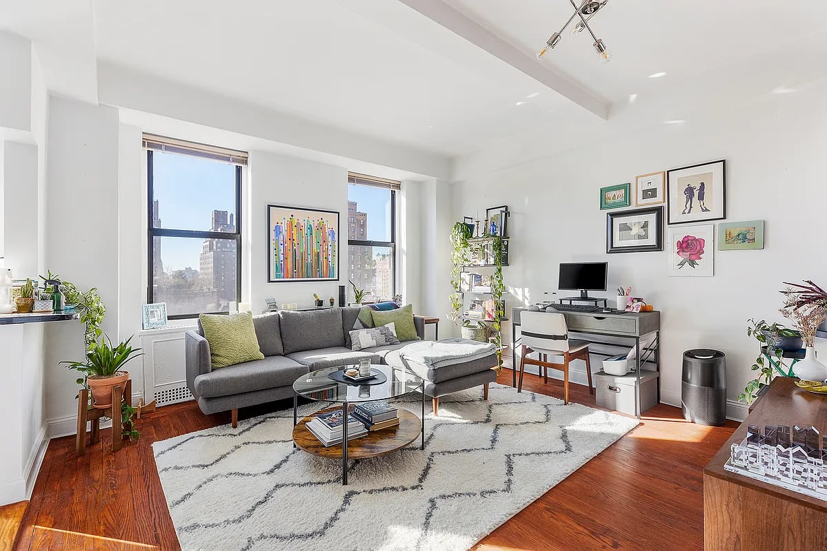 161 W 16th St #12F