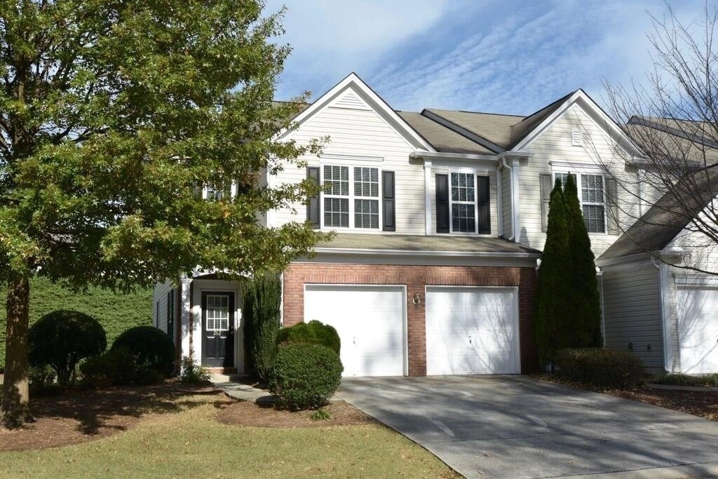 262 Regent Square