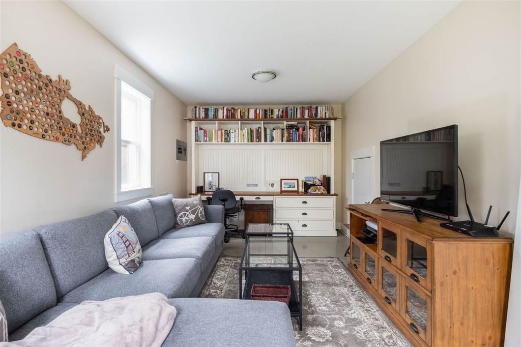 2176 W 57th Ave