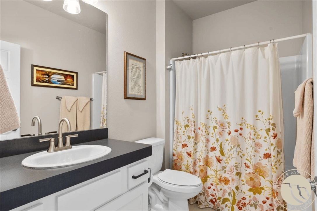 3110 Falcon Cir