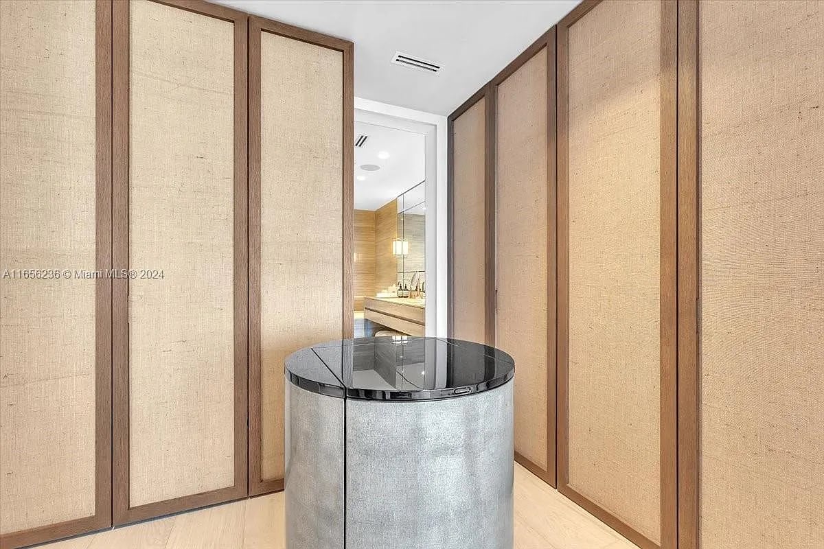 18975 Collins Ave #5302-6