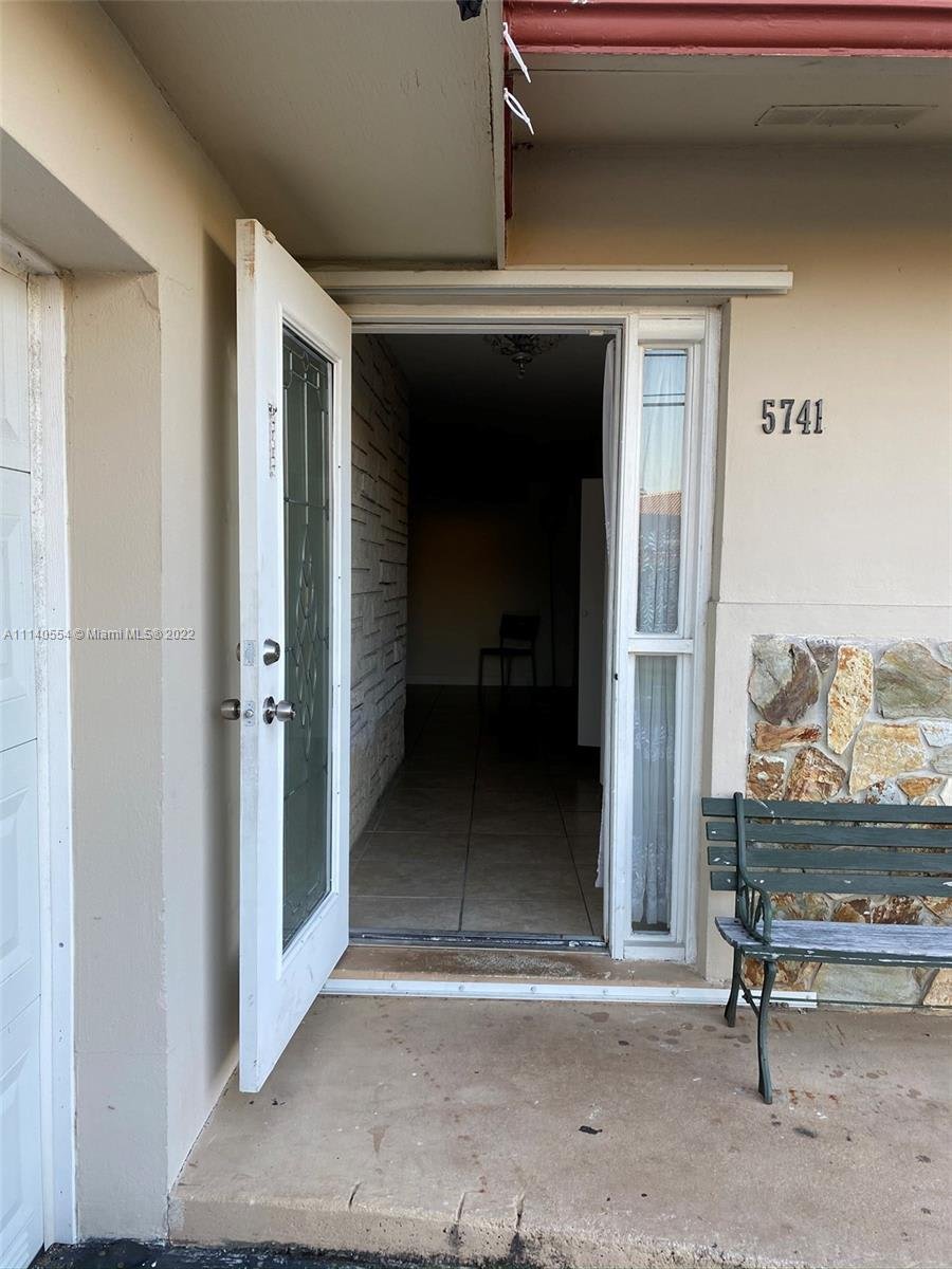 5741 SW 57th St