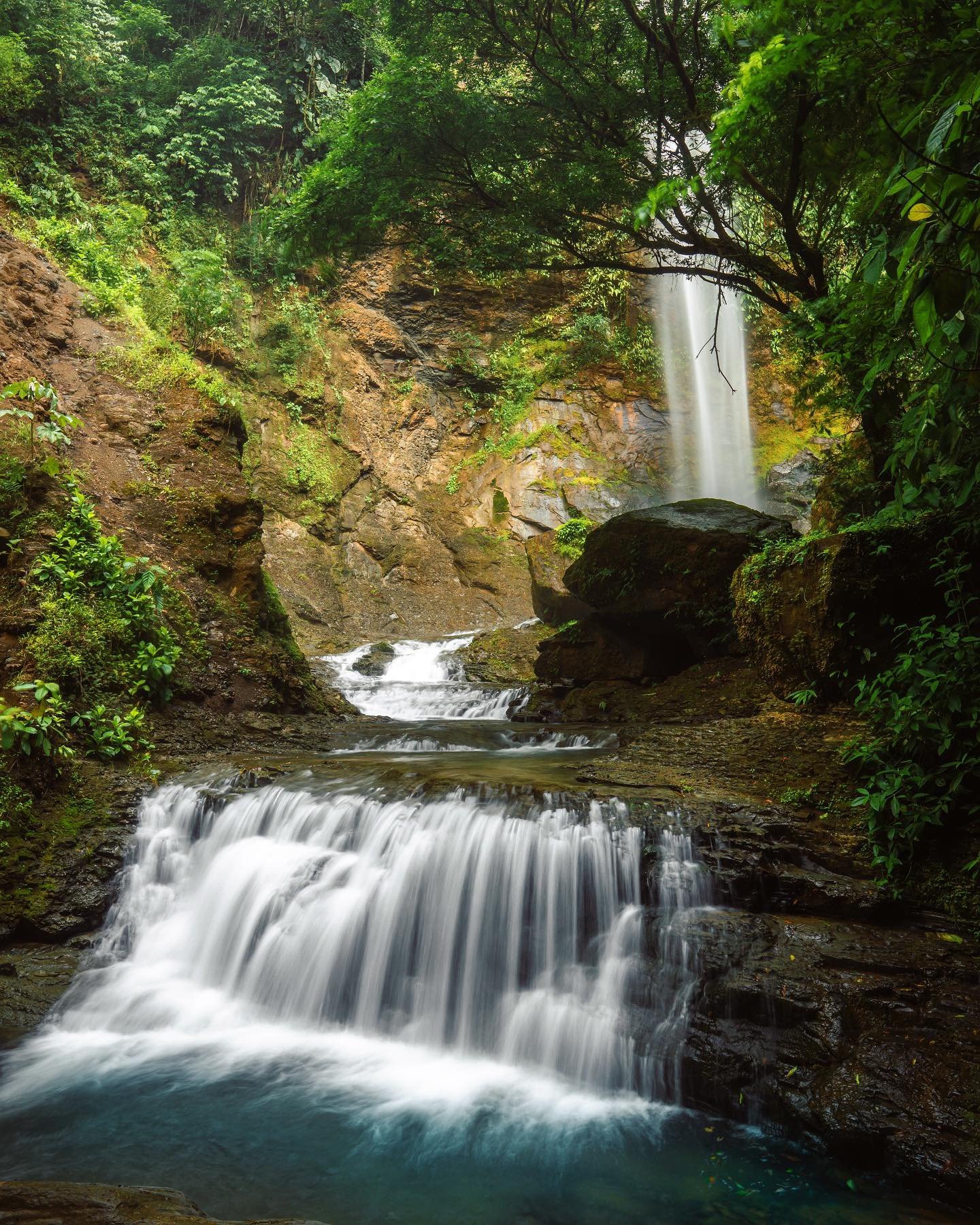 CASCADA ELYSIANA – ECO-RETREAT WITH HUGE WATERFALL