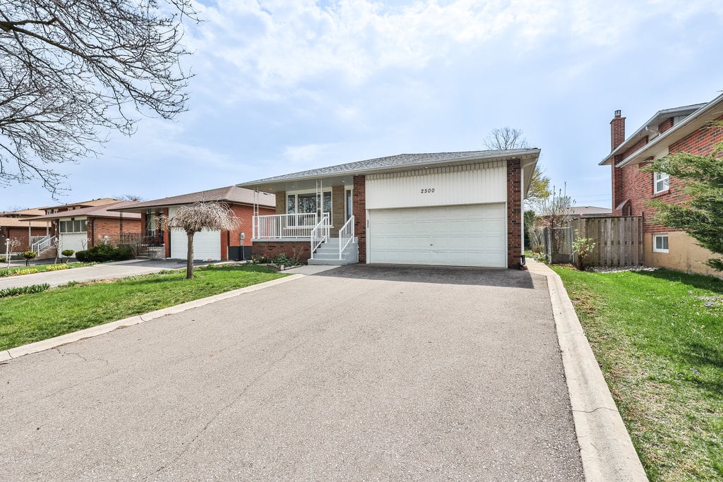 2500 Poplar Cres
