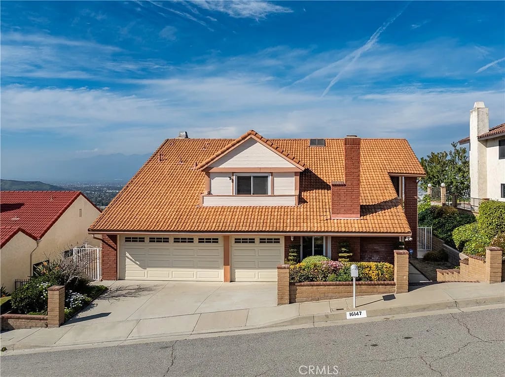 16147 Glencove Dr