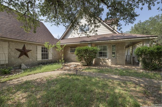 1021 Georg Oaks