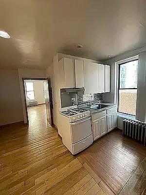 402 East 69th St #23