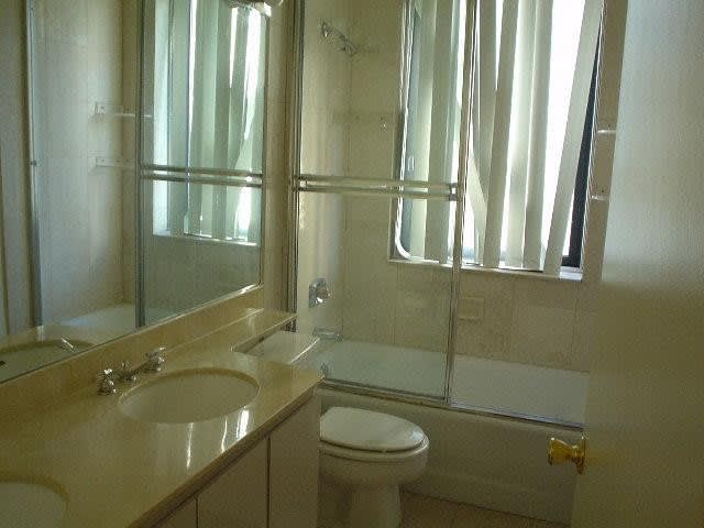 330 East 75th St, 7B