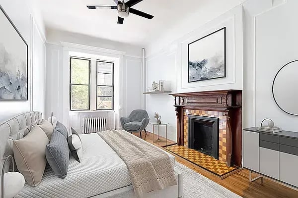 274 W 71st St