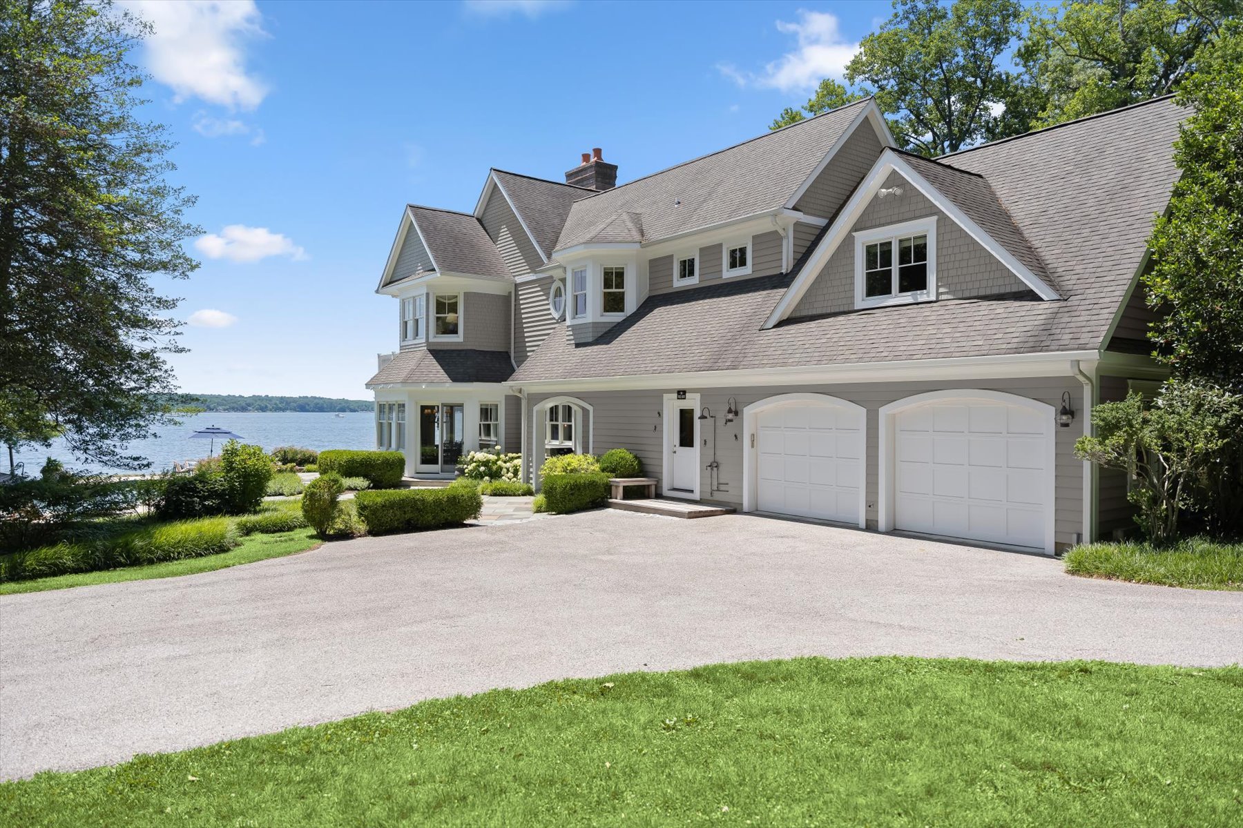654 Round Hill Road