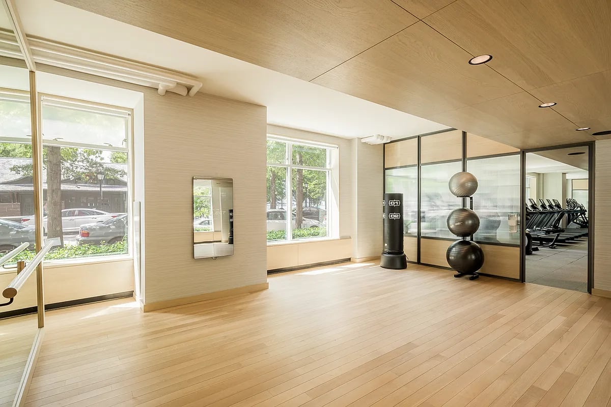 20 River Terrace Unit: 14M