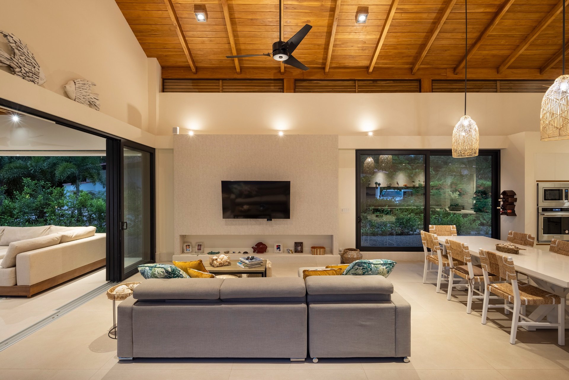 Casa Roacamar:  A Modern Coastal Sanctuary Steps from Playa Bonita