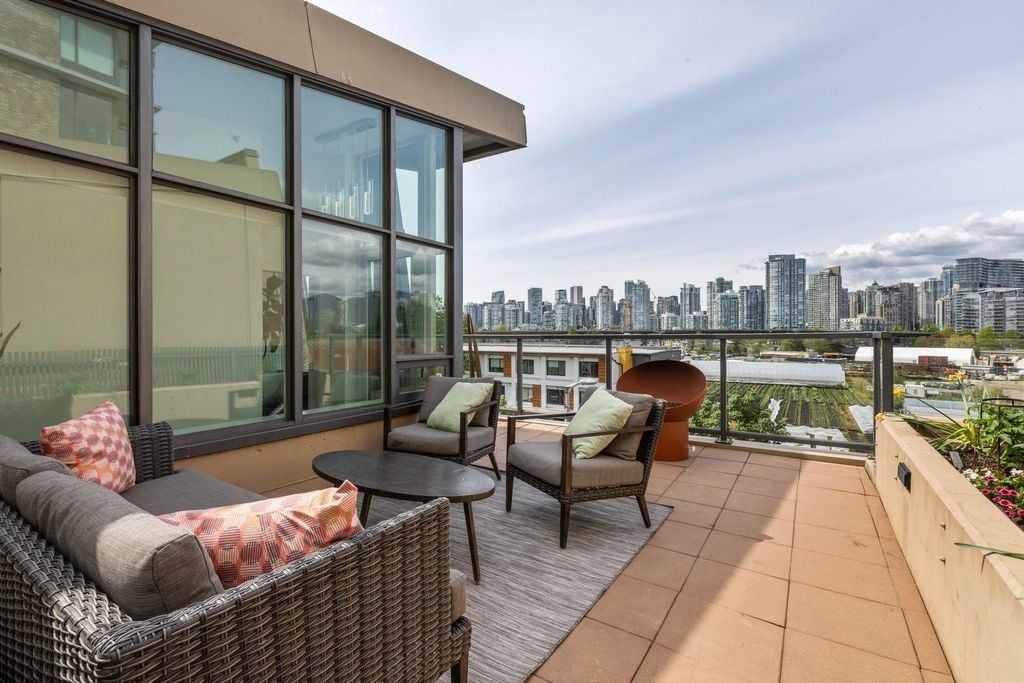 288 W 1st Ave, #311