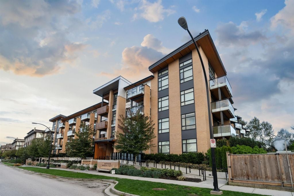 300 Salter St, #118