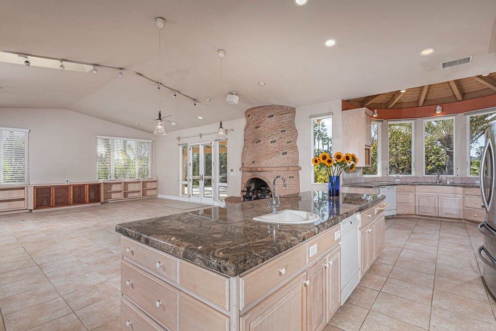 6944 Rancho Cielo