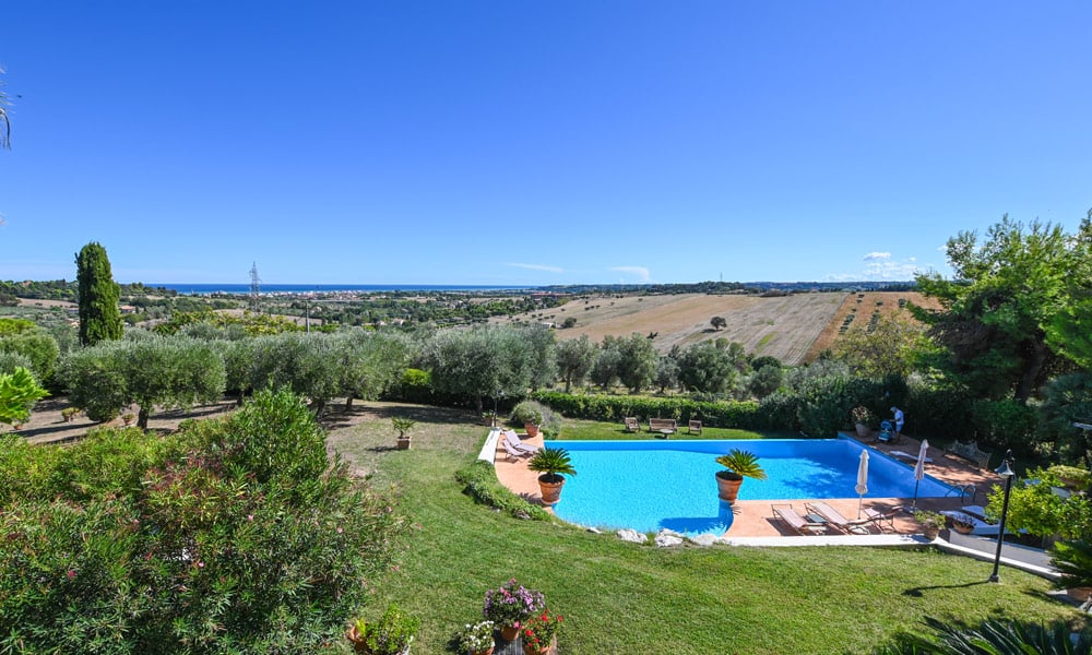 Villa With Stunning Seaview in Civitanova Marche, Le Marche