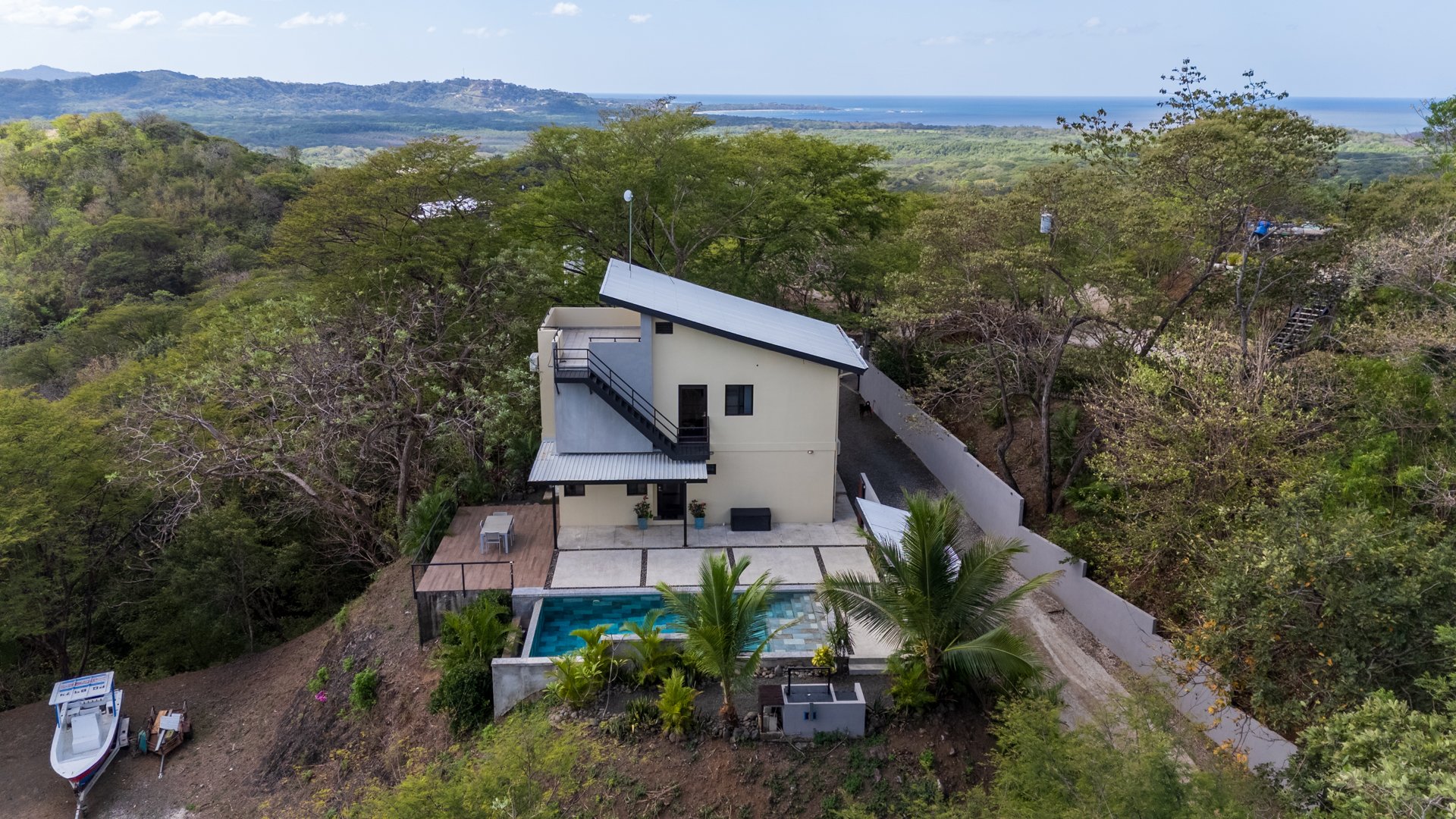 Corona Del Cabo 4 | Main Home + Guest House with Views & Pool – Playa Grande
